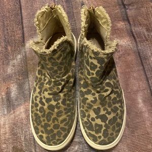 Very G Leopard Ankle Boots